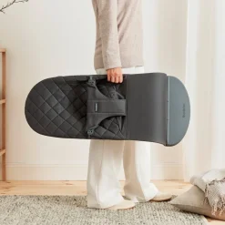 BabyBjörn Bliss Skråstol Woven Classic Quilt, Antracitgrå
