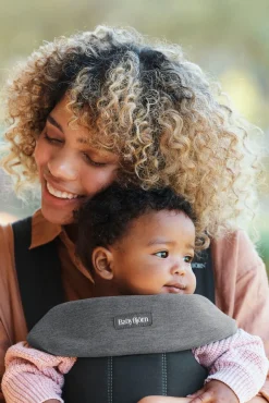 BabyBjörn Hagesmæk til Bæresele Jersey, Mørkegrå