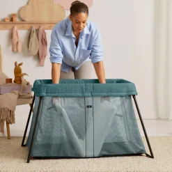 BabyBjörn Light Weekendseng, Mørkegrøn