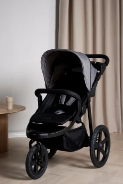 Beemoo Activity Go Aktivitetsklapvogn, Black/Dark Grey