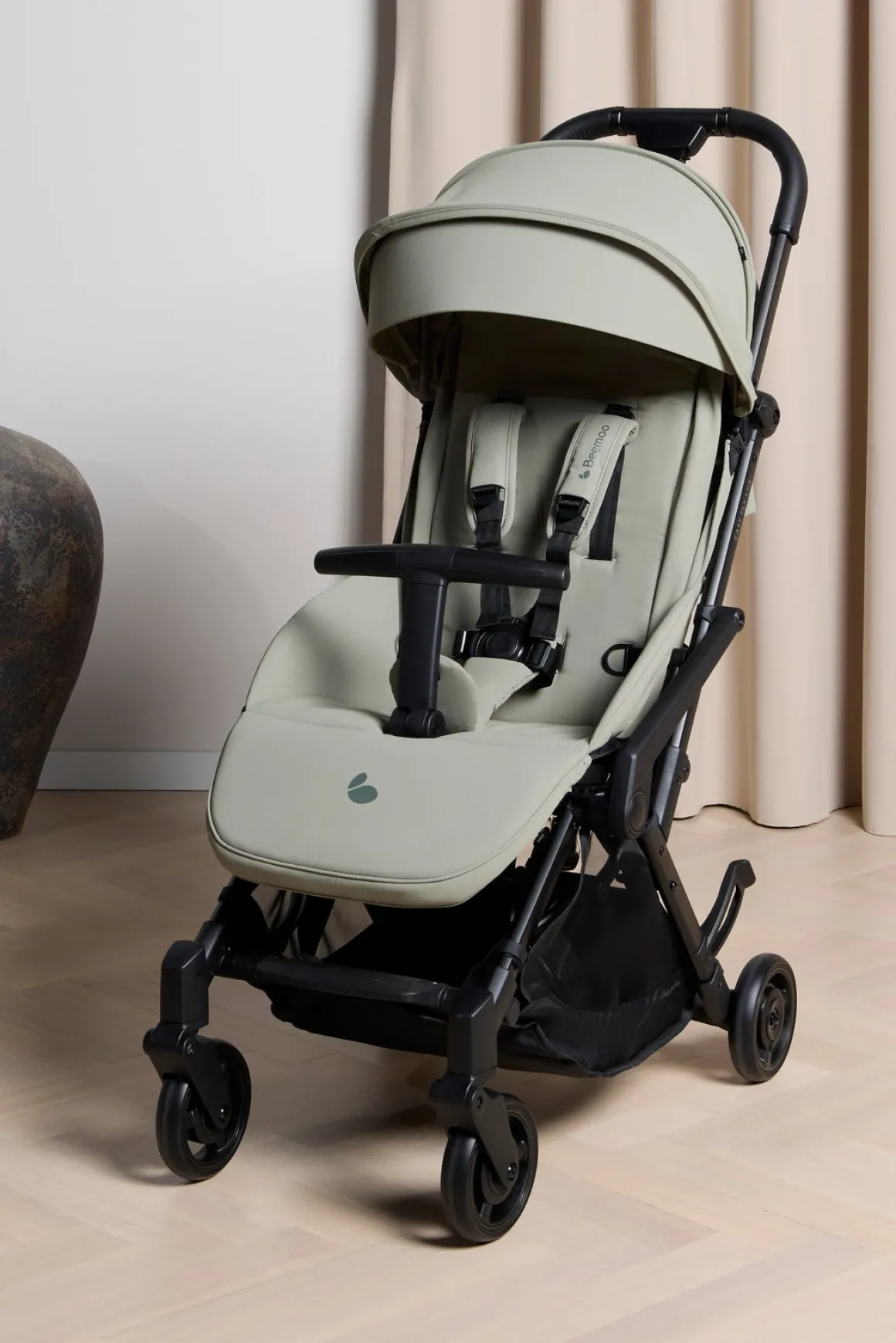 Beemoo Easy Fly Lux 4 Klapvogn Inkl. Route i-Size Autostol Baby & Base, Spring Green/Black Stone