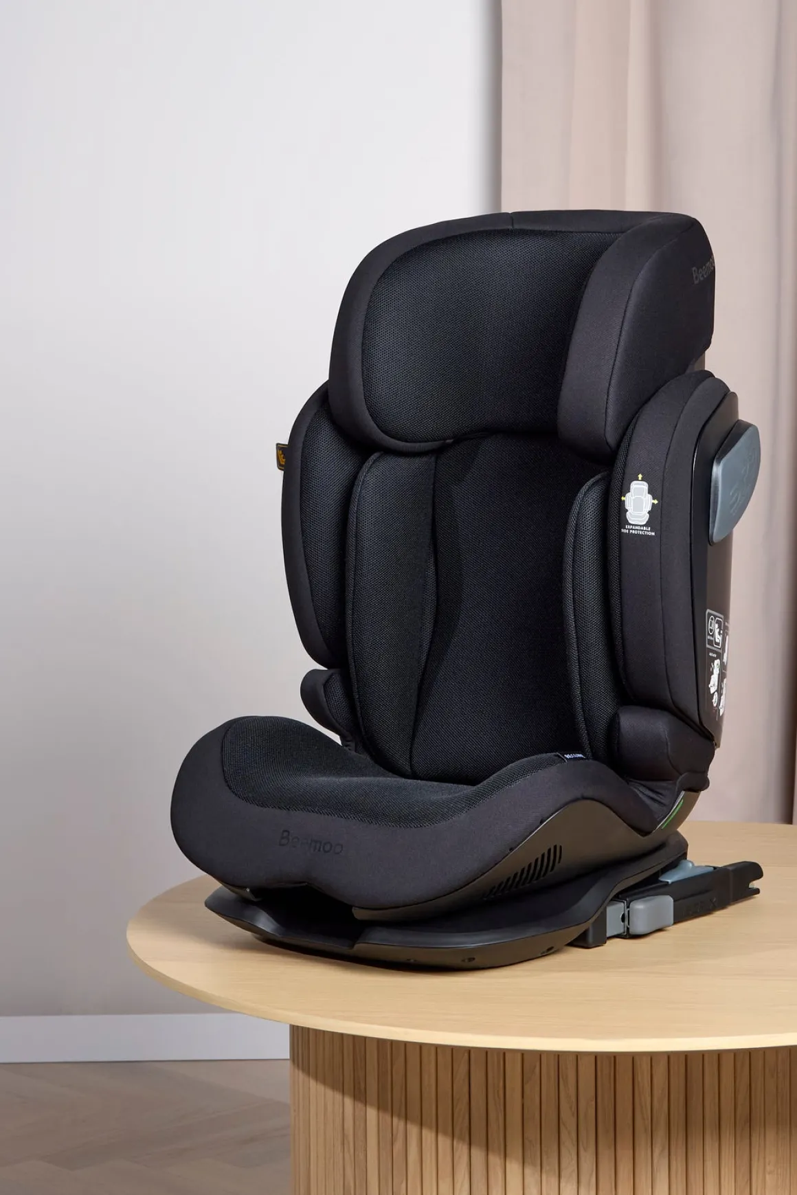 Beemoo Recline i-Size Autostol inkl. Deluxe Sædebeskytter, Black Mesh