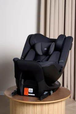 Beemoo Rotate i-Size Vendbar Autostol inkl. Tilbehørssæt, Anthracite
