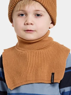 Didriksons Delfinen Halsedisse, Almond Tree