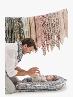 DockATot Deluxe+ Babynest, Pink & Rose