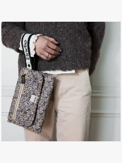 Elodie  Bærbar Puslepude, Blue Garden