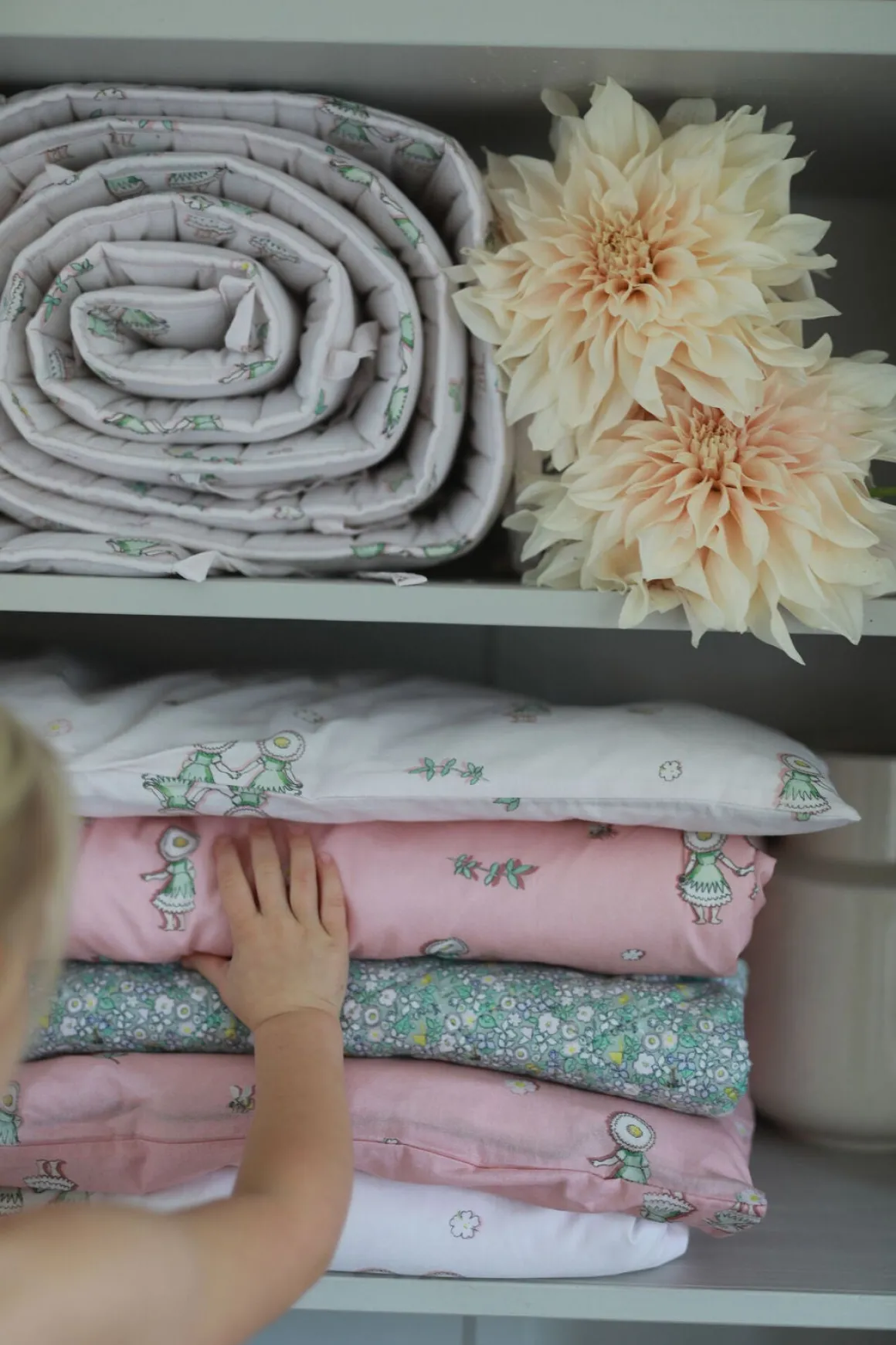 Elsa Beskow Blomsterfesten Sengesæt 150 x 210, Pink