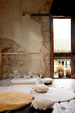 Lorena Canals  Vaskbart Gulvtæppe 120 Bubbly, Honningfarve