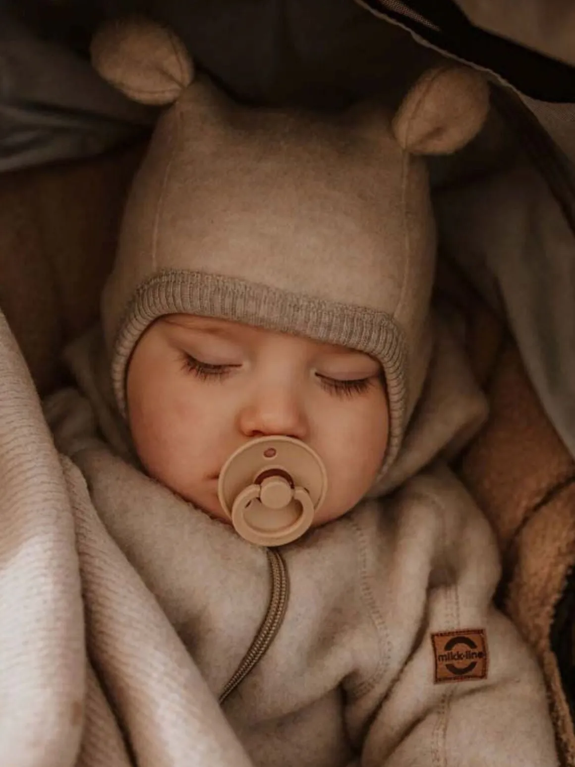 Mikk-Line Ulddragt Merinould med Ører, Melange Offwhite