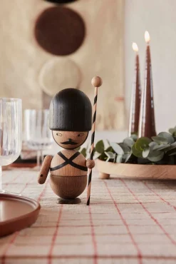 OYOY Gilbert Guard Pyntefigur